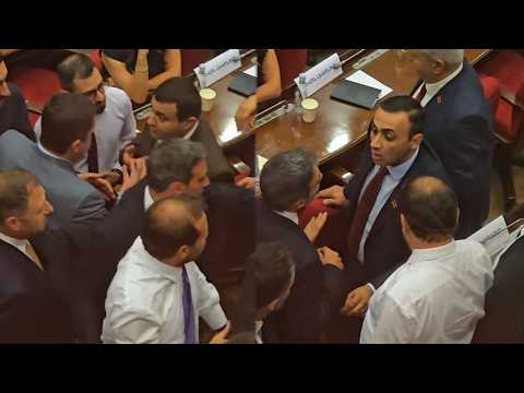 «Գյոռմամիշից» մինչև «հորթ». նոր խորհրդարանը խախտեց «բարեկիրթ բանավեճի» պայմանավորվածությունը