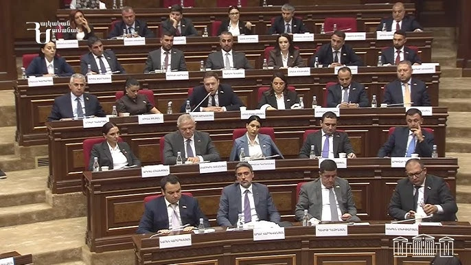 «Ժողովուրդ». «Ուժեղ Հայաստան»-ը քննարկում է ԱԺ երեք մշտական հանձնաժողովների ղեկավարումը ստանձնելու հարցը