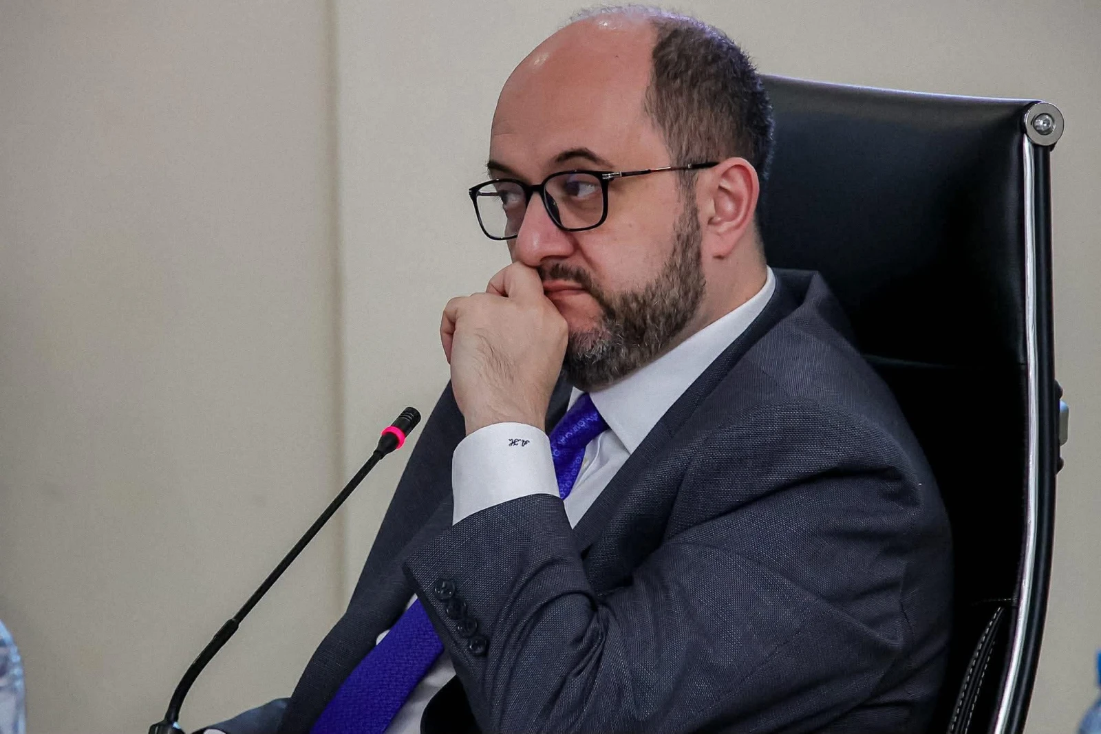 «Հրապարակ»․ Արայիկ Հարությունյանի «մուրազը փորը չի՞ մնա»