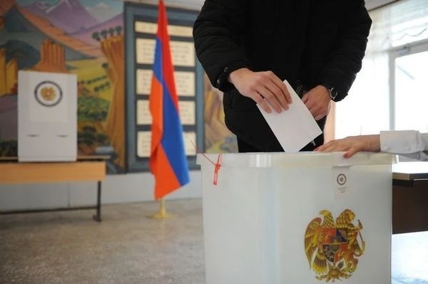 Արևմուտքի և Արևելքի խաչմերուկում։ Հայաստանում նախընտրական արշավը խոստանում է բուռն լինել․ The Guardian