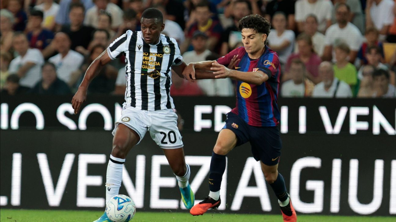 Udinese upset Barcelona, Forest in triangular cup