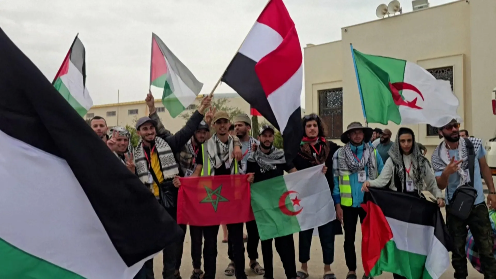 Libyan forces detain Gaza land convoy activists at Sirte checkpoint