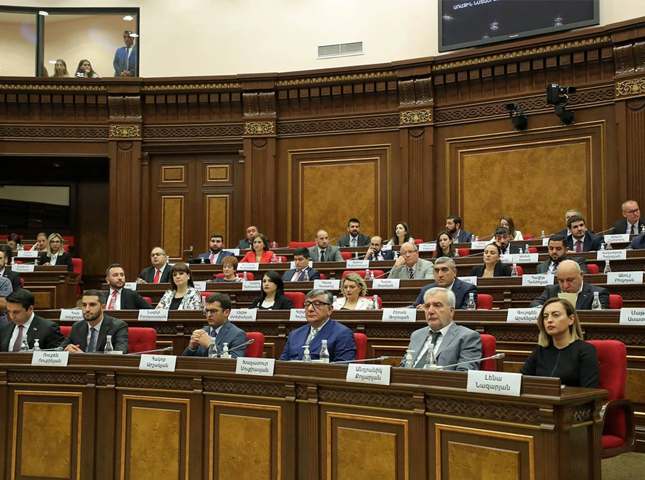 Հայաստանի ԱԺ–ում ընթանում է ընդդիմությունից փոխխոսնակի ընտրության գաղտնի քվեարկություն