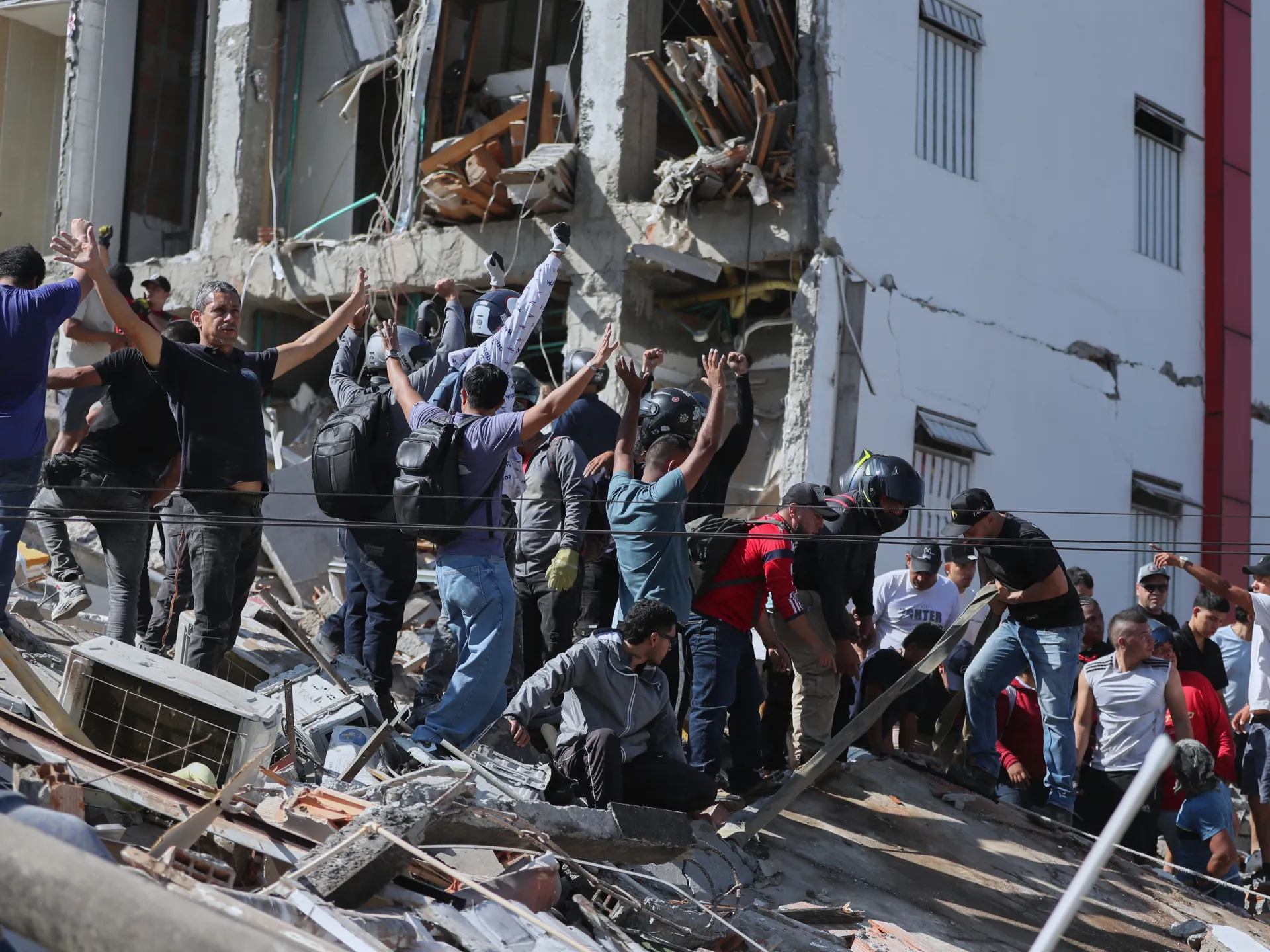 7.4-magnitude earthquake hits Colombia killing at least 20