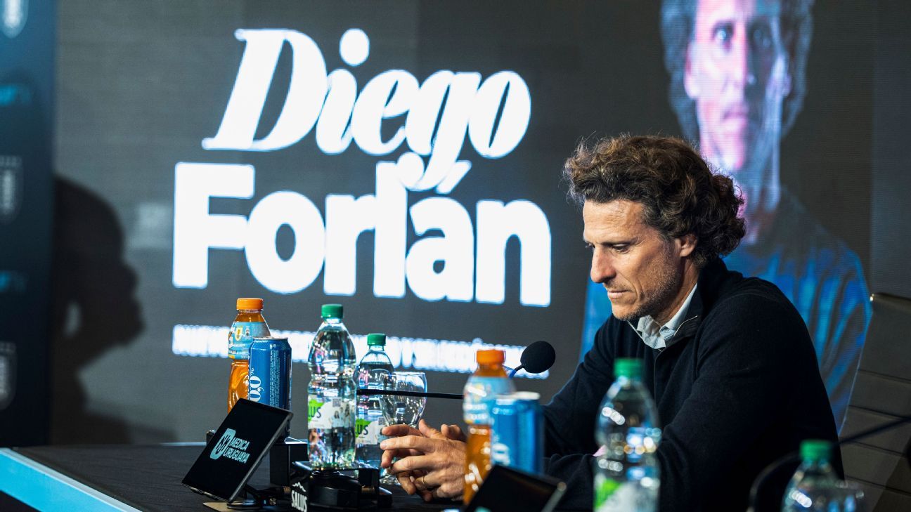 Forlan welcomes Suárez return to Uruguay squad