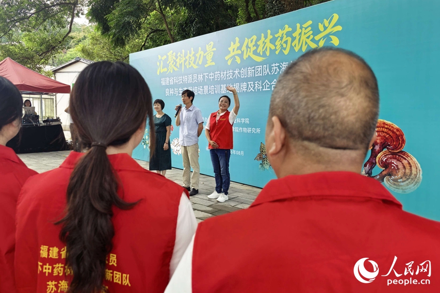 行进中国 | 农课上的“吆喝声”