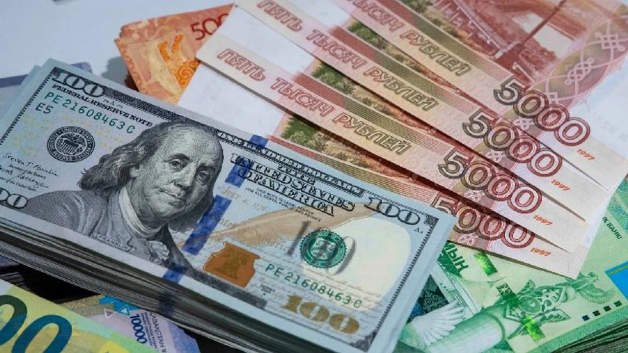 Դոլարի ու եվրոյի փոխարժեքները կայուն են. ռուբլին էժանացել է