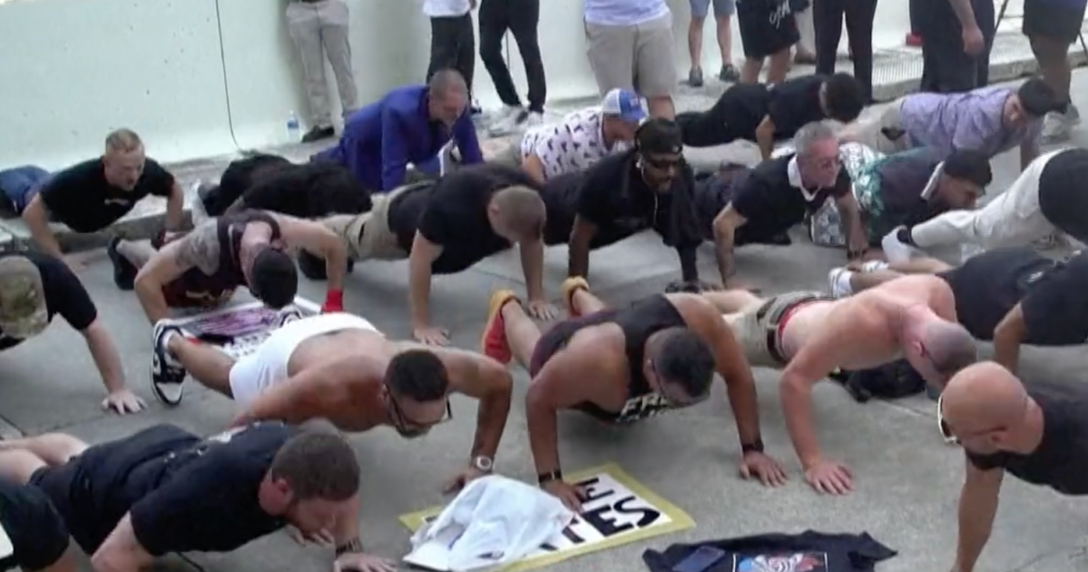 Tate supporters rally for brothers ahead of bail hearing in Miami