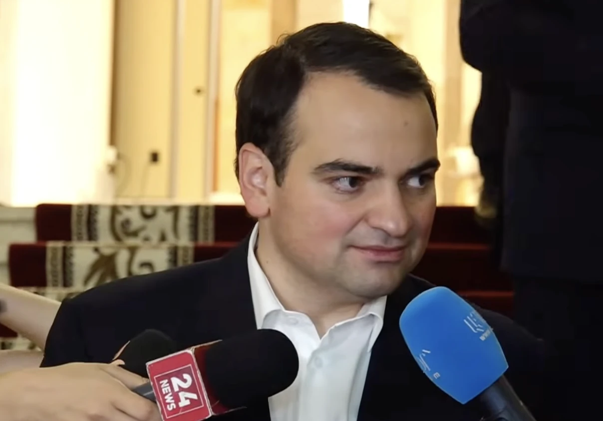 «Ուժեղ Հայաստան» դաշինքի խմբակցության ղեկավար․ Ղազարյանի հետ կապված իրավիճակի վերաբերյալ որևէ լրացուցիչ պարզաբանում կամ ներողություն չի լինի