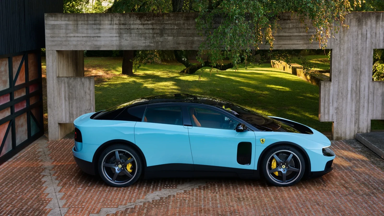 Ferrari-ի առաջին էլեկտրամեքենան աճուրդում վաճառվել է ռեկորդային 40 մլն դոլարով