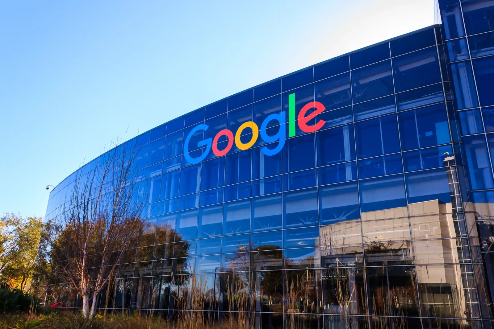 Google-ի նախկին ղեկավարների միջև «միլիարդատերերի քաղաքացիական պատերազմ» է բորբոքվում