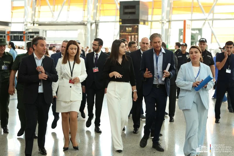 Առանց սահմանապահի միջամտության անձնագրի սքանավորմամբ արագ կհատեն սահմանը․ «Զվարթնոց»-ում ներդրվում է e-gate-ը (վիդեո)