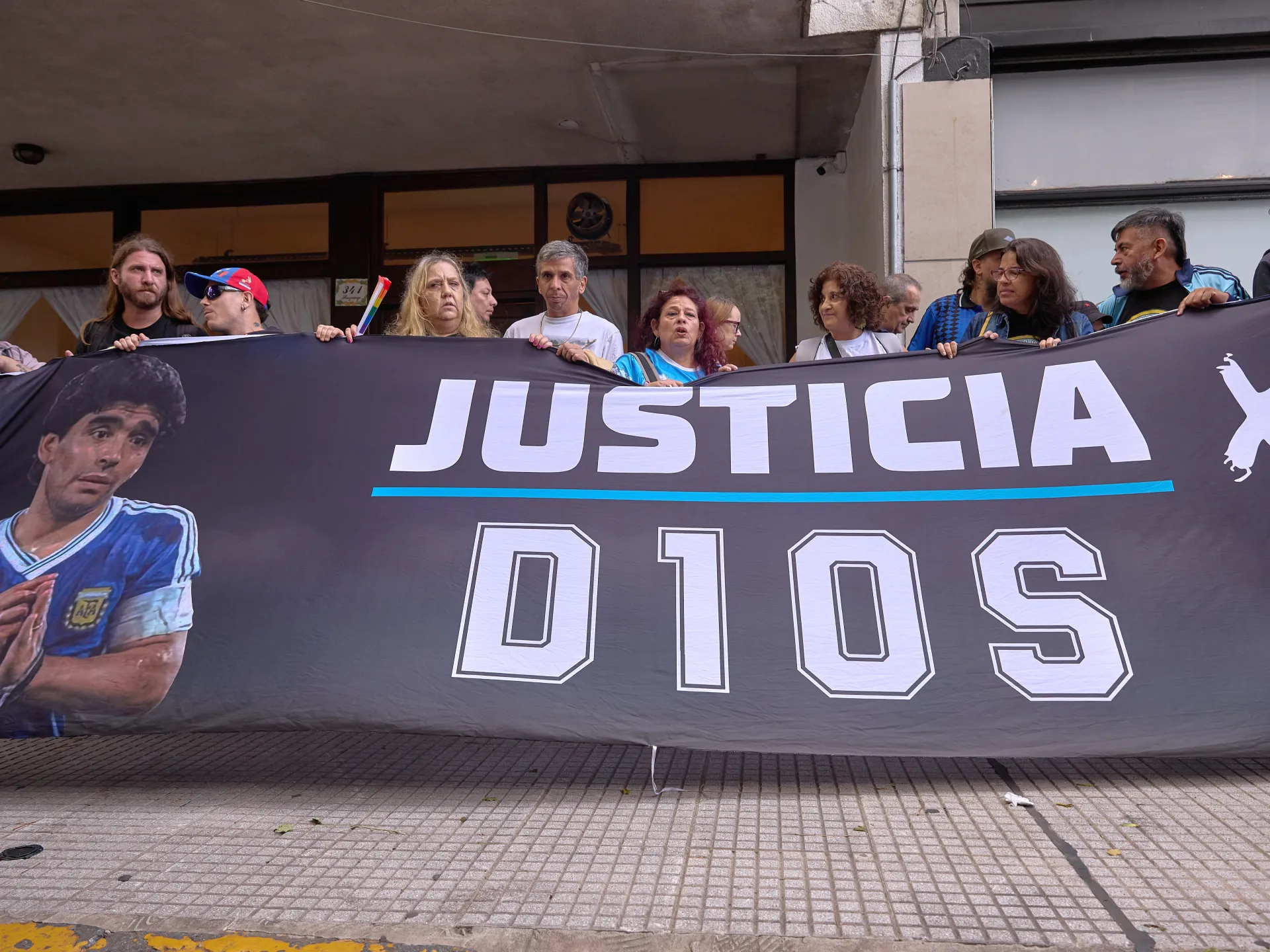 Maradona’s doctors missed renal red flag, Argentinian court told