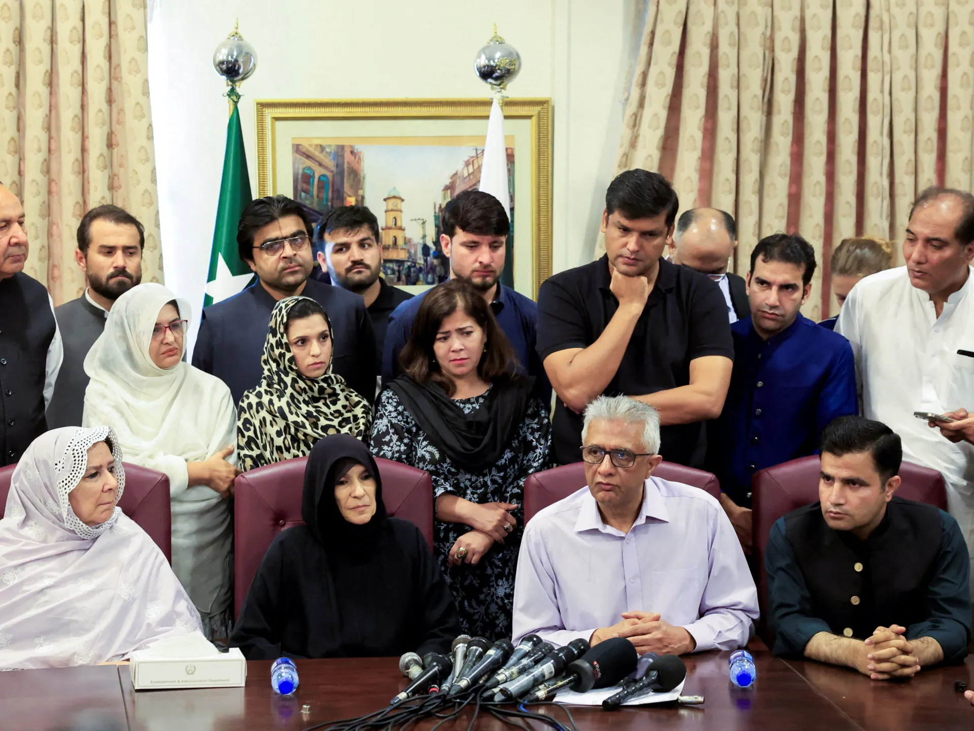 Pakistan ex-PM Imran Khan’s family accuses gov’t of defying hospital order