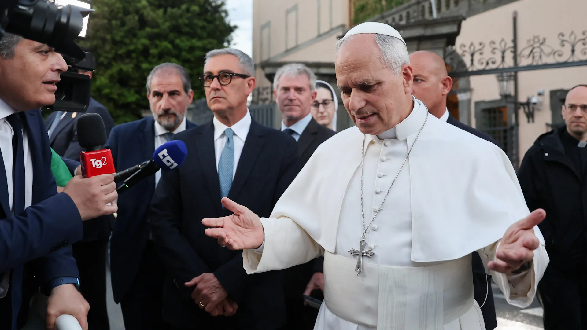 Pope appeals for Gaza aid after being asked about flotilla activists