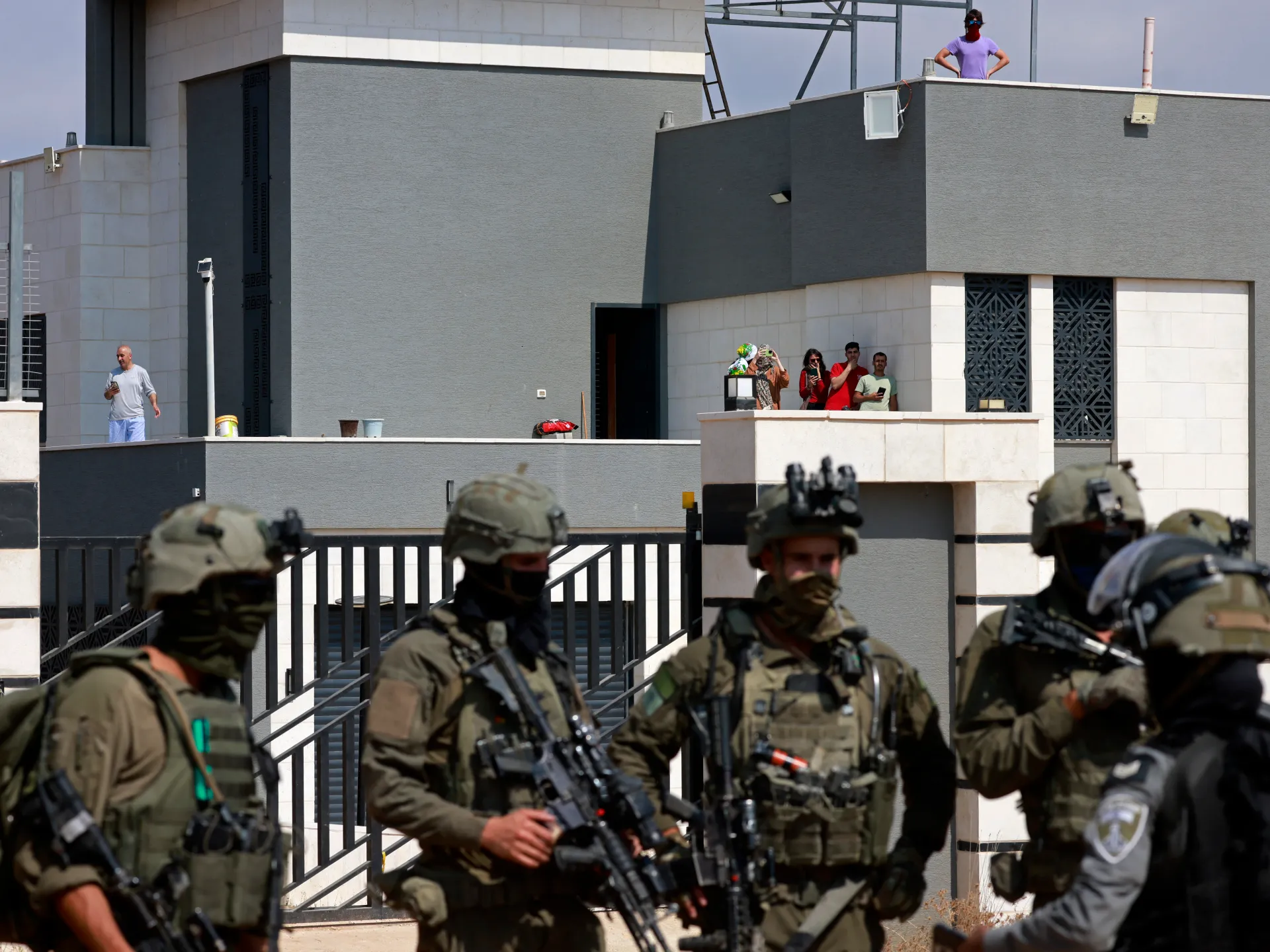 Israeli wounded in occupied West Bank stabbing