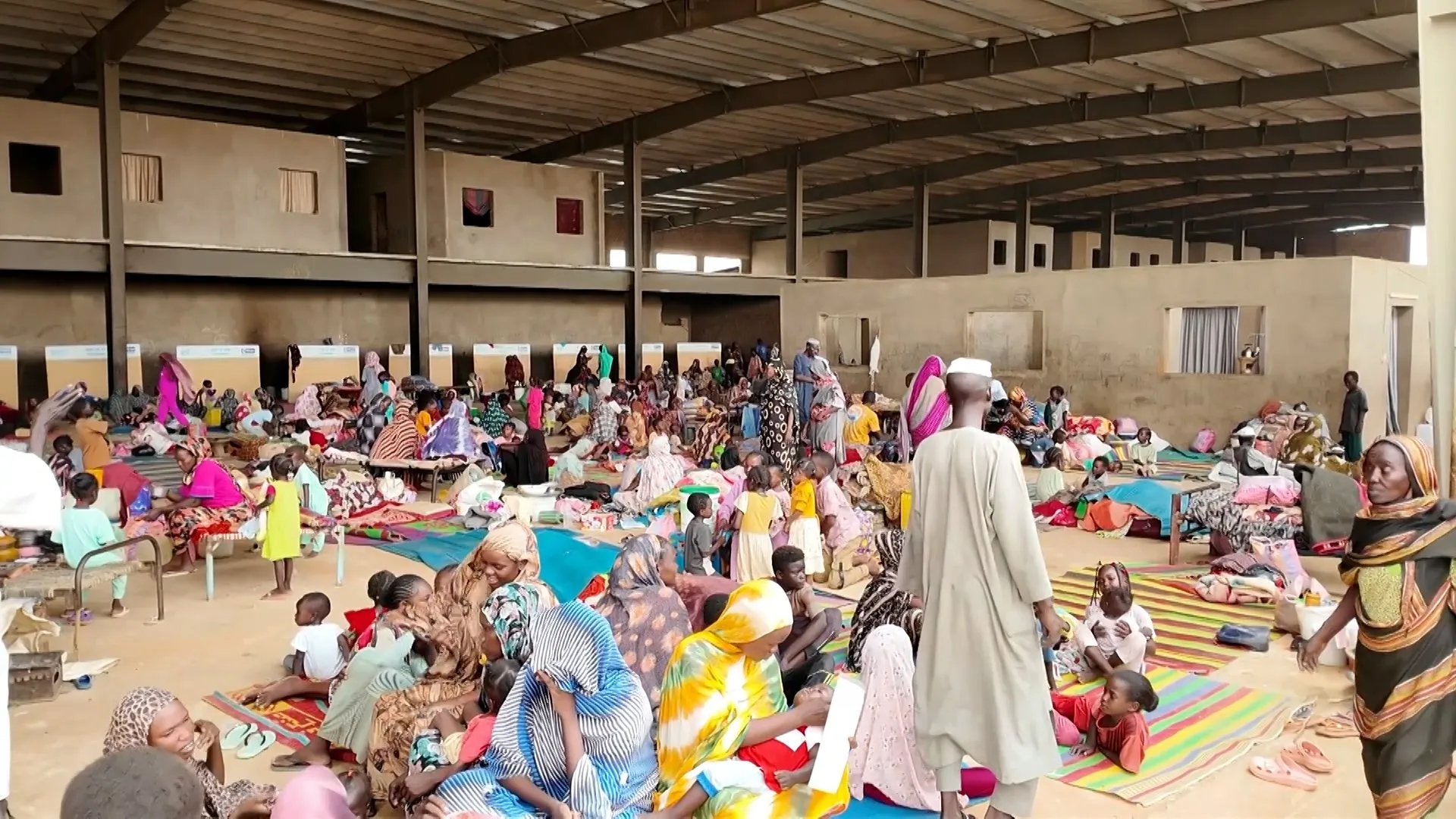 Video: Thousands of families flee fighting in Sudan’s North Kordofan State