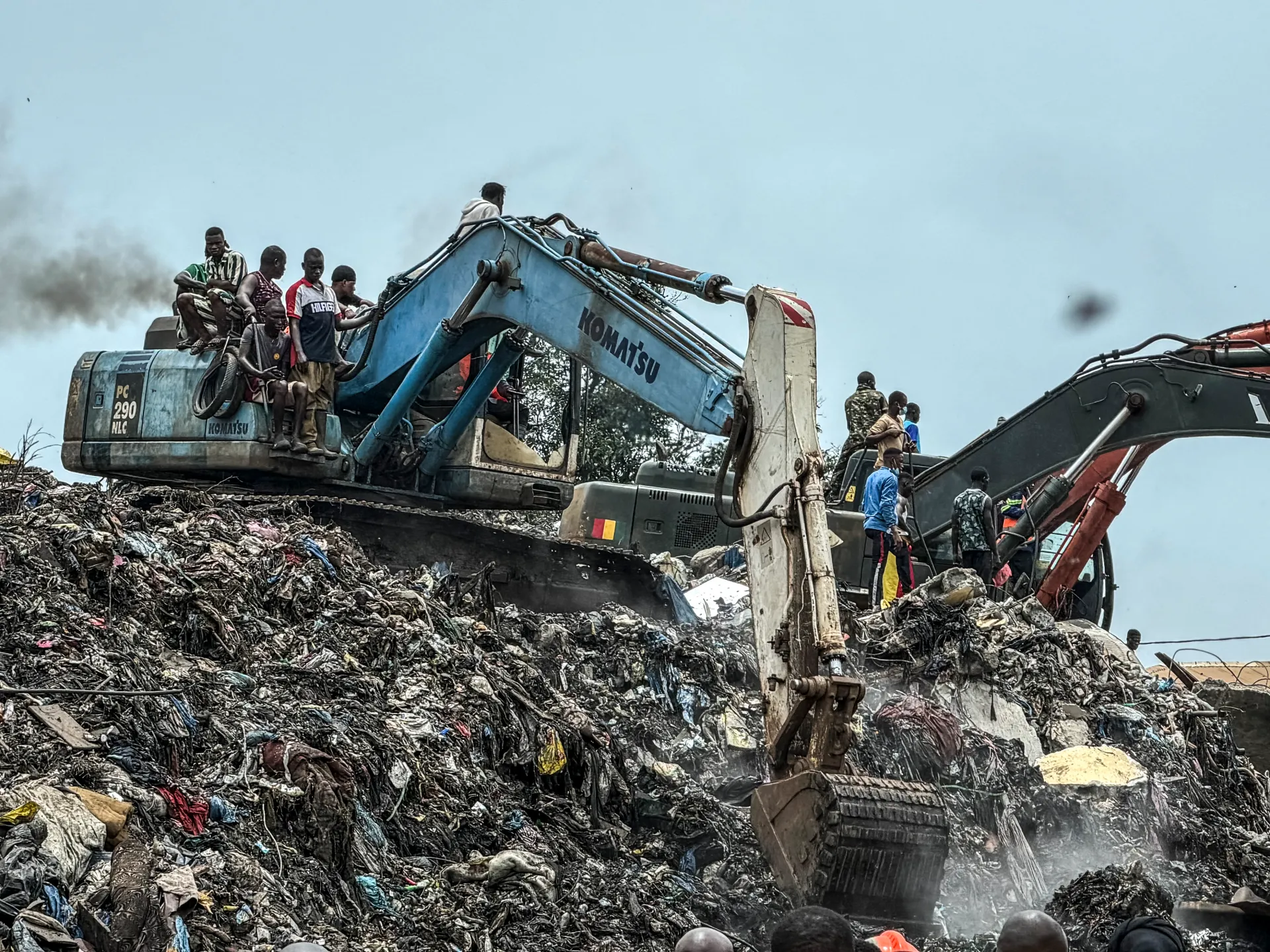 Photos: Towering landfill collapse kills 30 in Guinea’s capital, Conakry