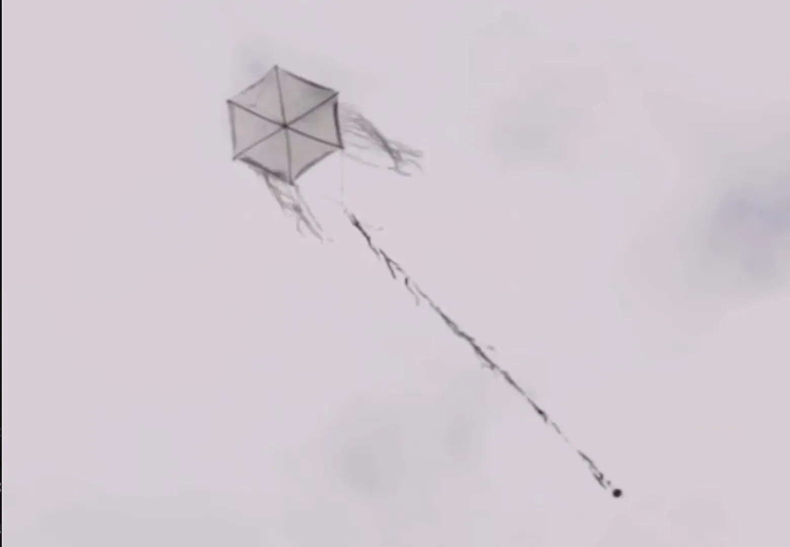 Israel threatens attacks in Gaza over children’s kites