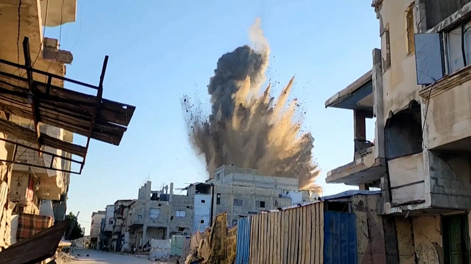 Video: Israel attacks desalination plant and mosque in Gaza