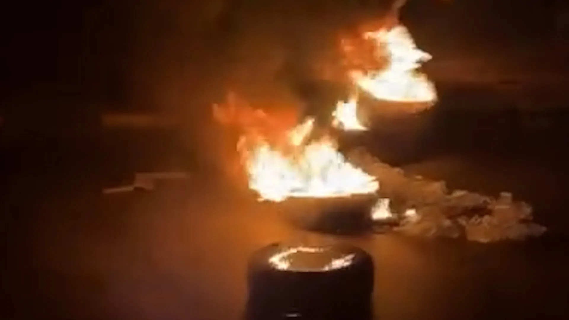 Roadblocks and burning tyres in Libya protests over power cuts