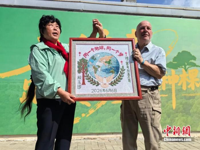 “赛考斯”的行李箱快要装不下了