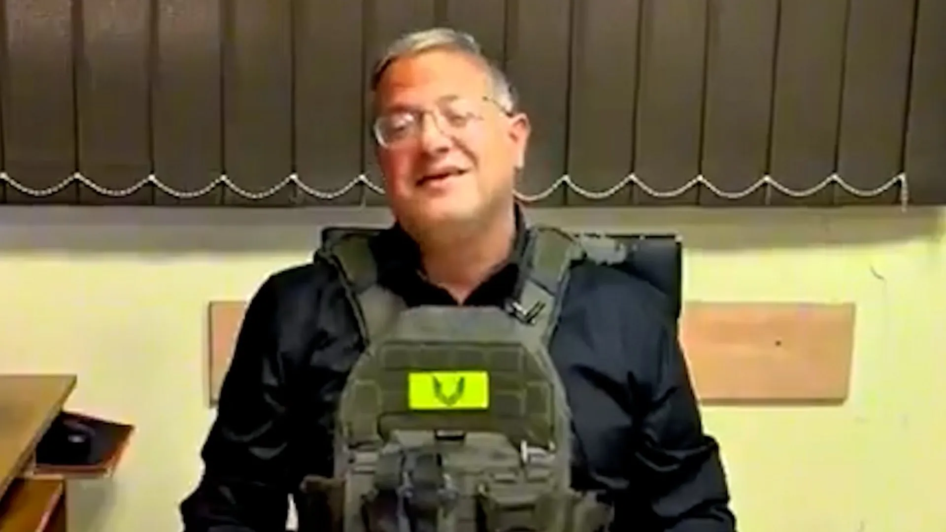 Video: Israeli forces raid UN training centre and raise Israeli flag