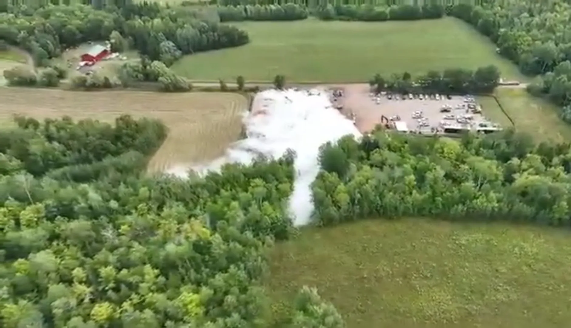 Massive natural gas leak in Wisconsin puts community on alert
