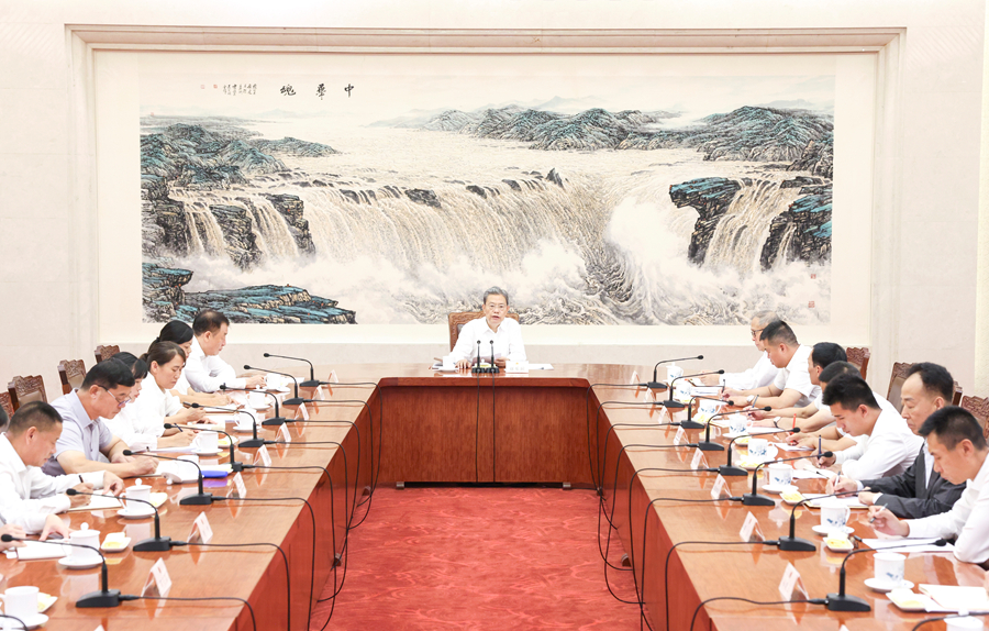 赵乐际同全国人大常委会会议列席代表座谈时强调 密切联系群众 履行代表职责 为扎实推进乡村全面振兴作出新贡献