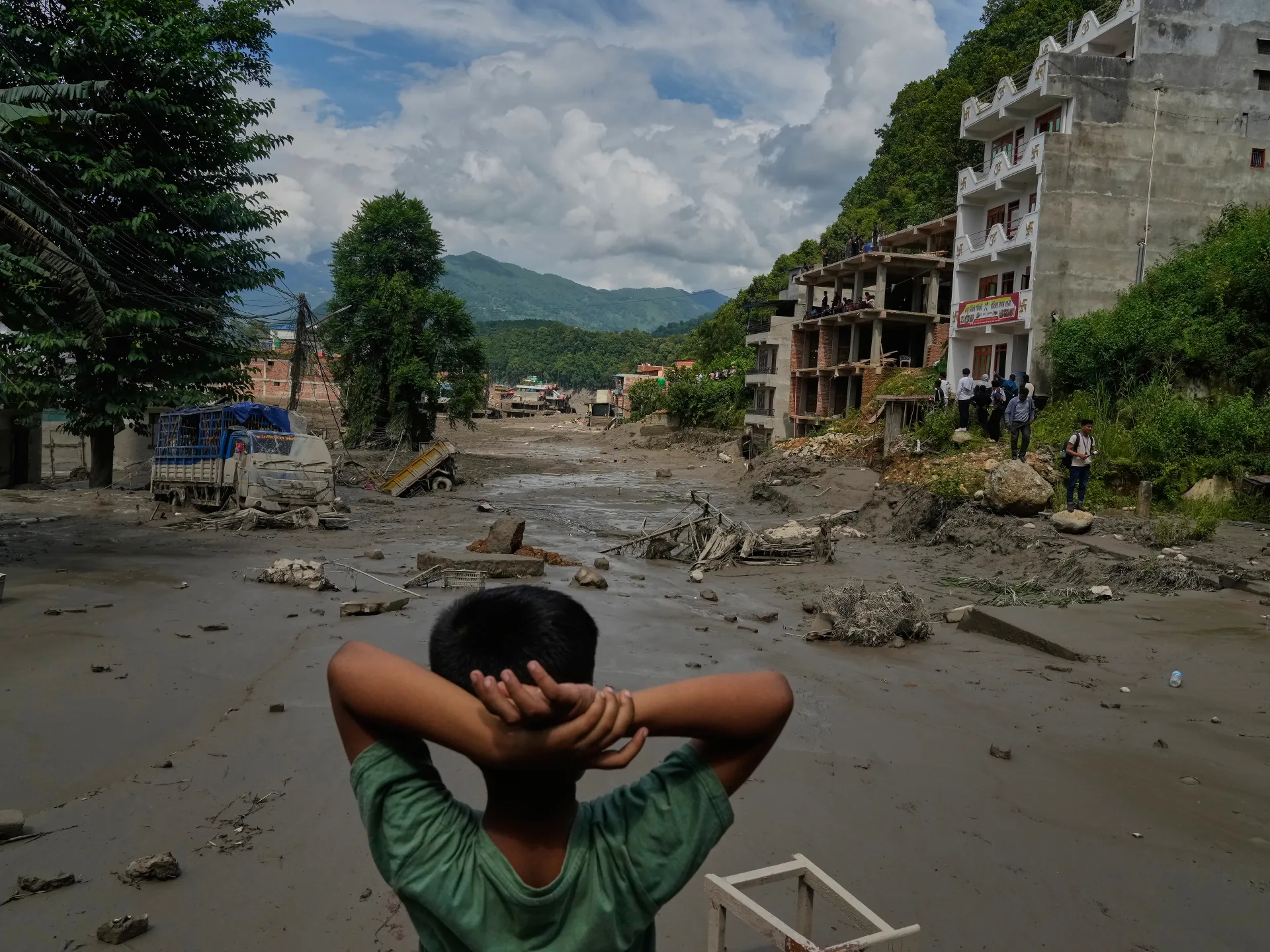 Nepal floods live: More than 160 killed, over 800 missing, rescue continues