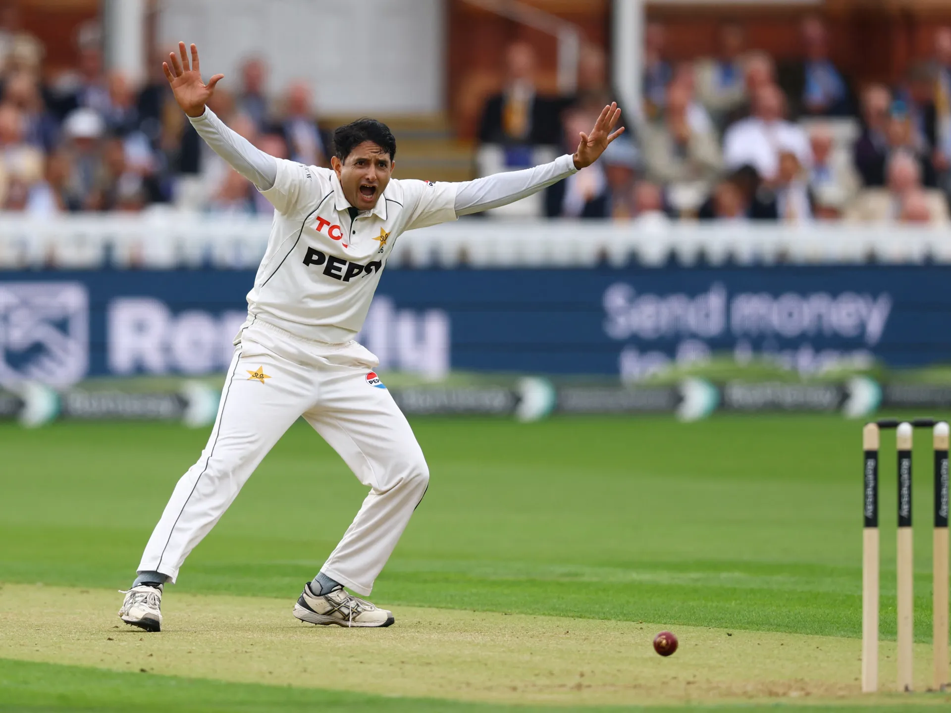 Abbas gives Pakistan edge with four wickets against England in second test