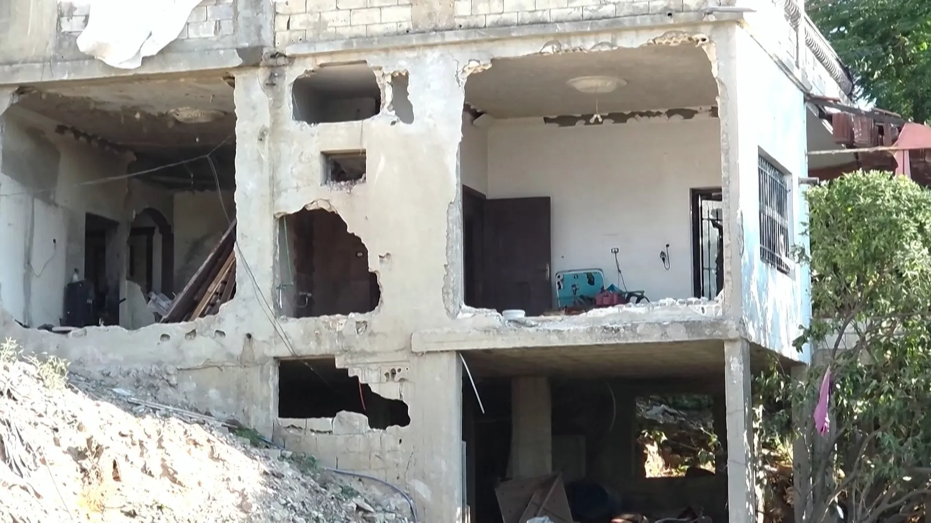 Video: Israeli strike kills newlywed woman in south Lebanon