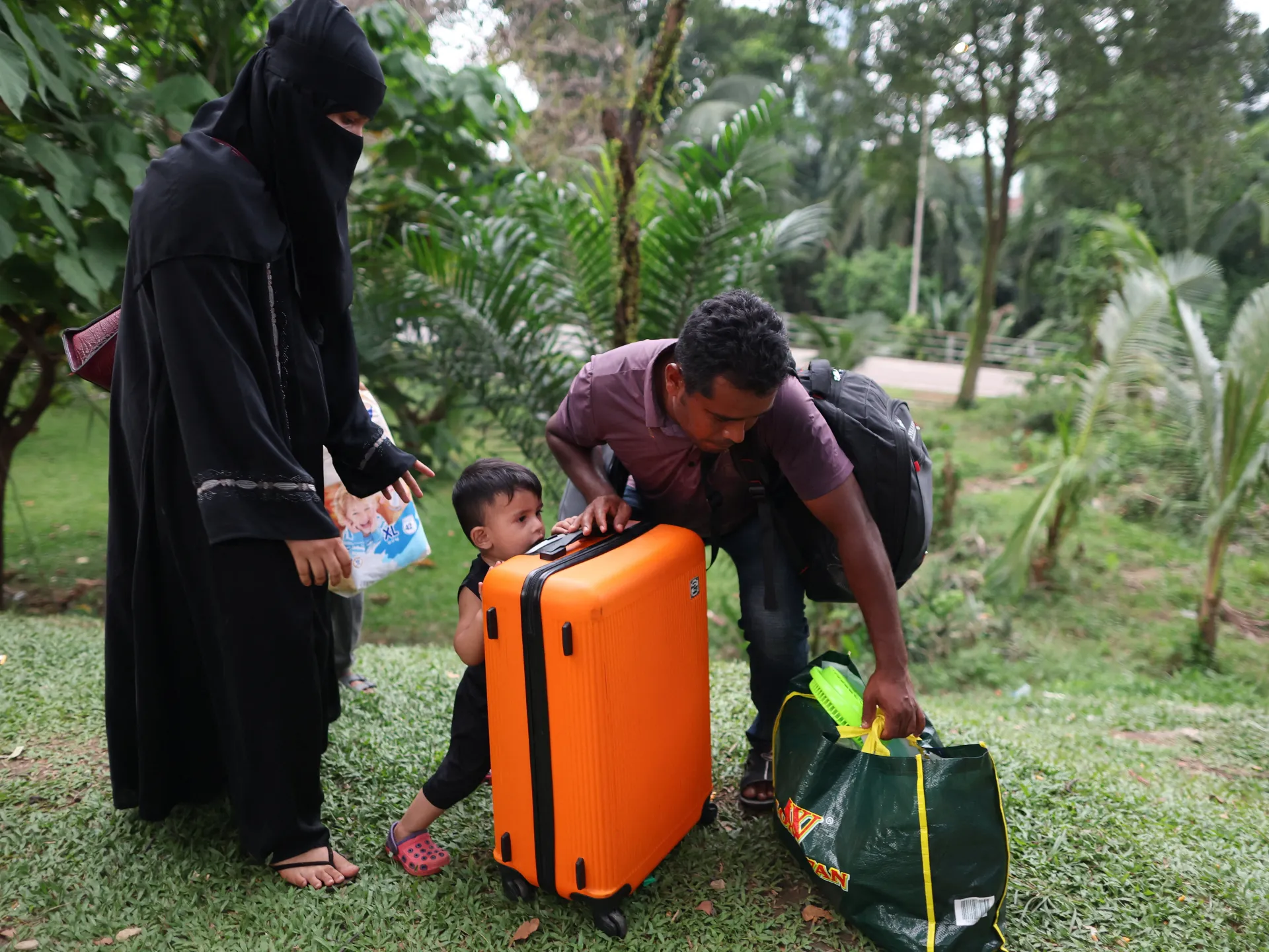 Malaysia to return 1,500 Rohingya refugees next month, despite safety fears