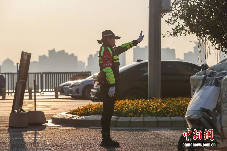 治理“暴走团”“开门杀”“僵尸车”，法律出手了