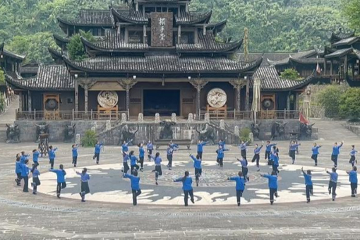 多措并举加强民生保障
