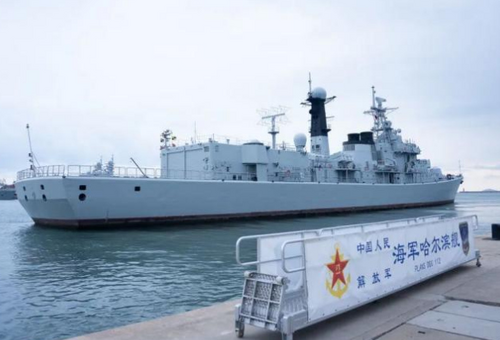 习近平抵达比什凯克出席2026年上海合作组织峰会并对吉尔吉斯斯坦进行国事访问