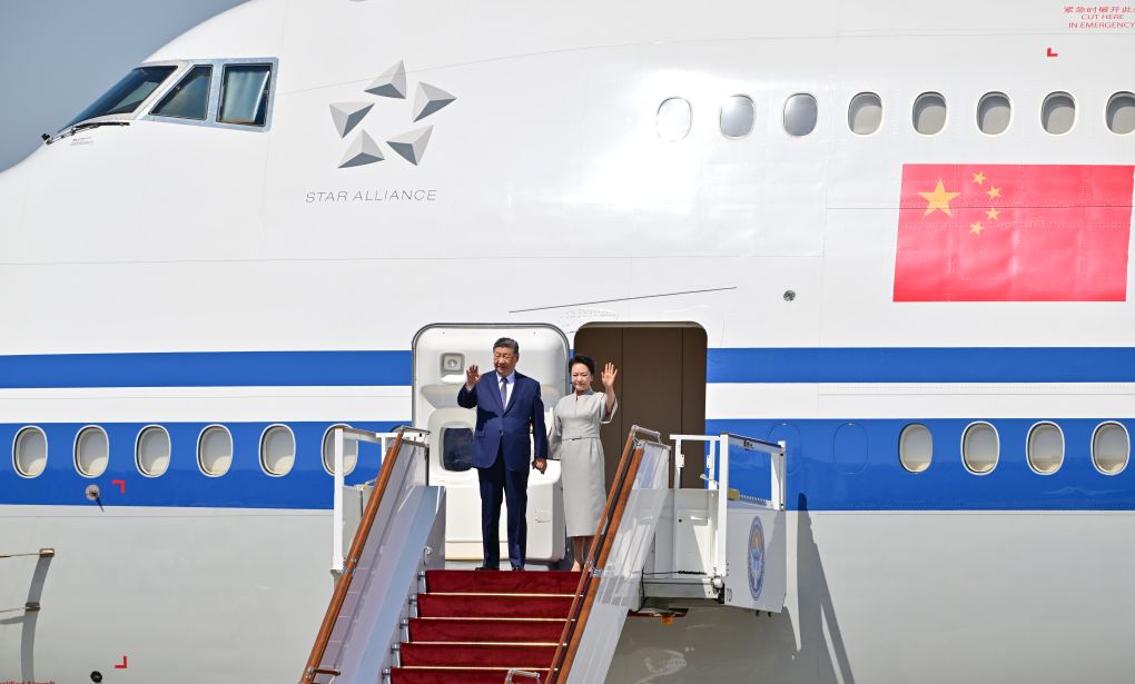 新华图讯｜习近平抵达比什凯克出席2026年上海合作组织峰会并对吉尔吉斯斯坦进行国事访问