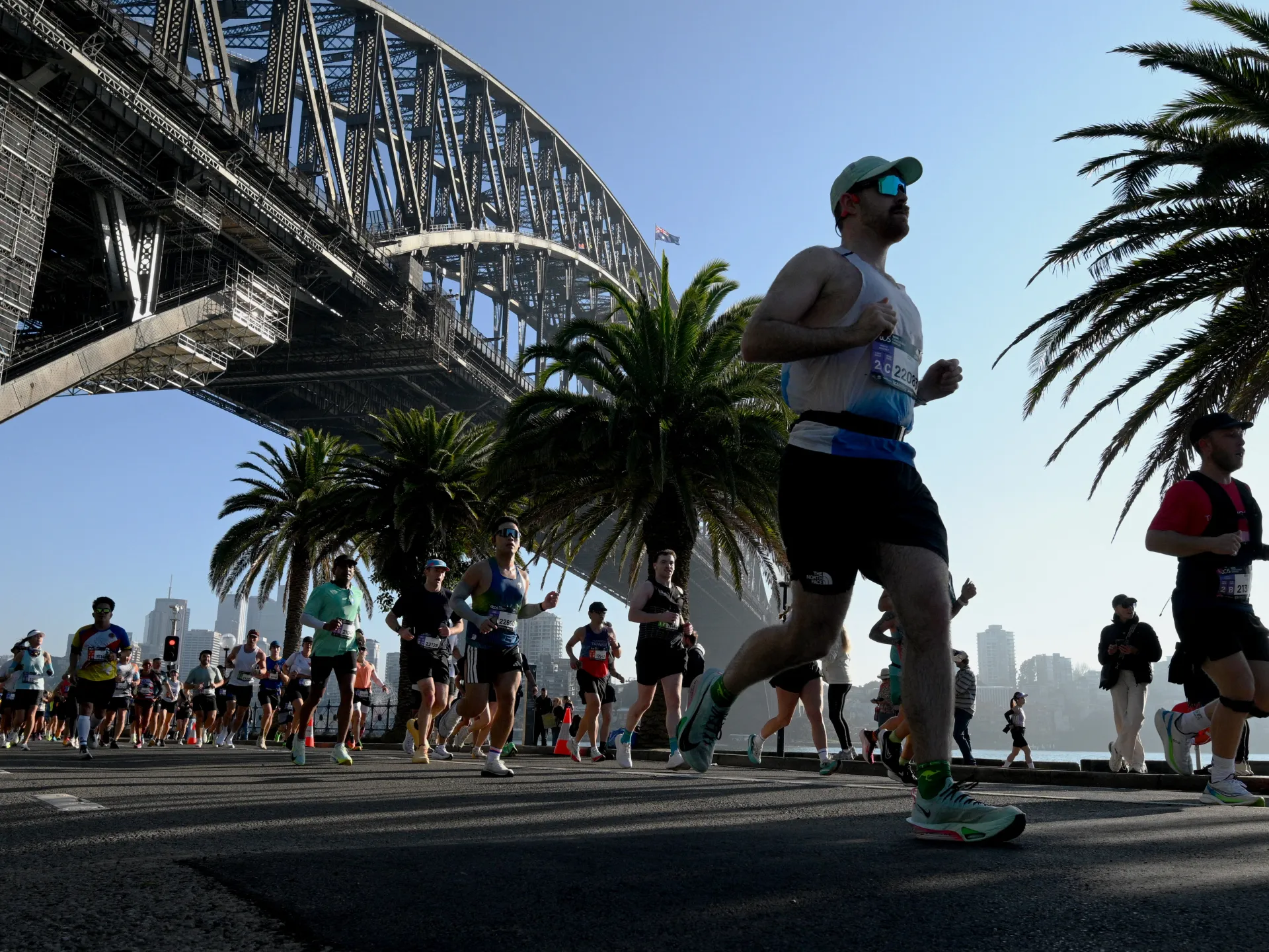 Israeli soldiers participate in Sydney Marathon despite protests