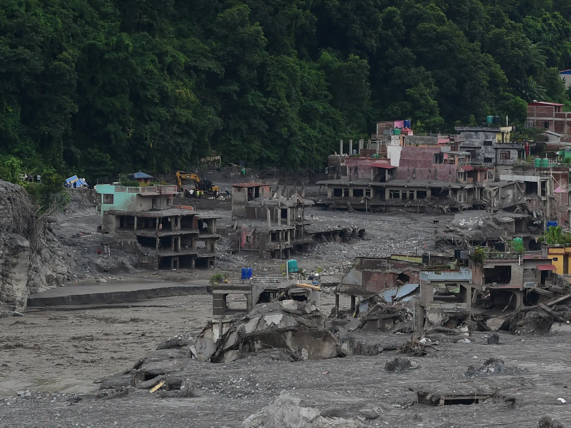 Death toll nears 800 after Himalayan glacier collapse