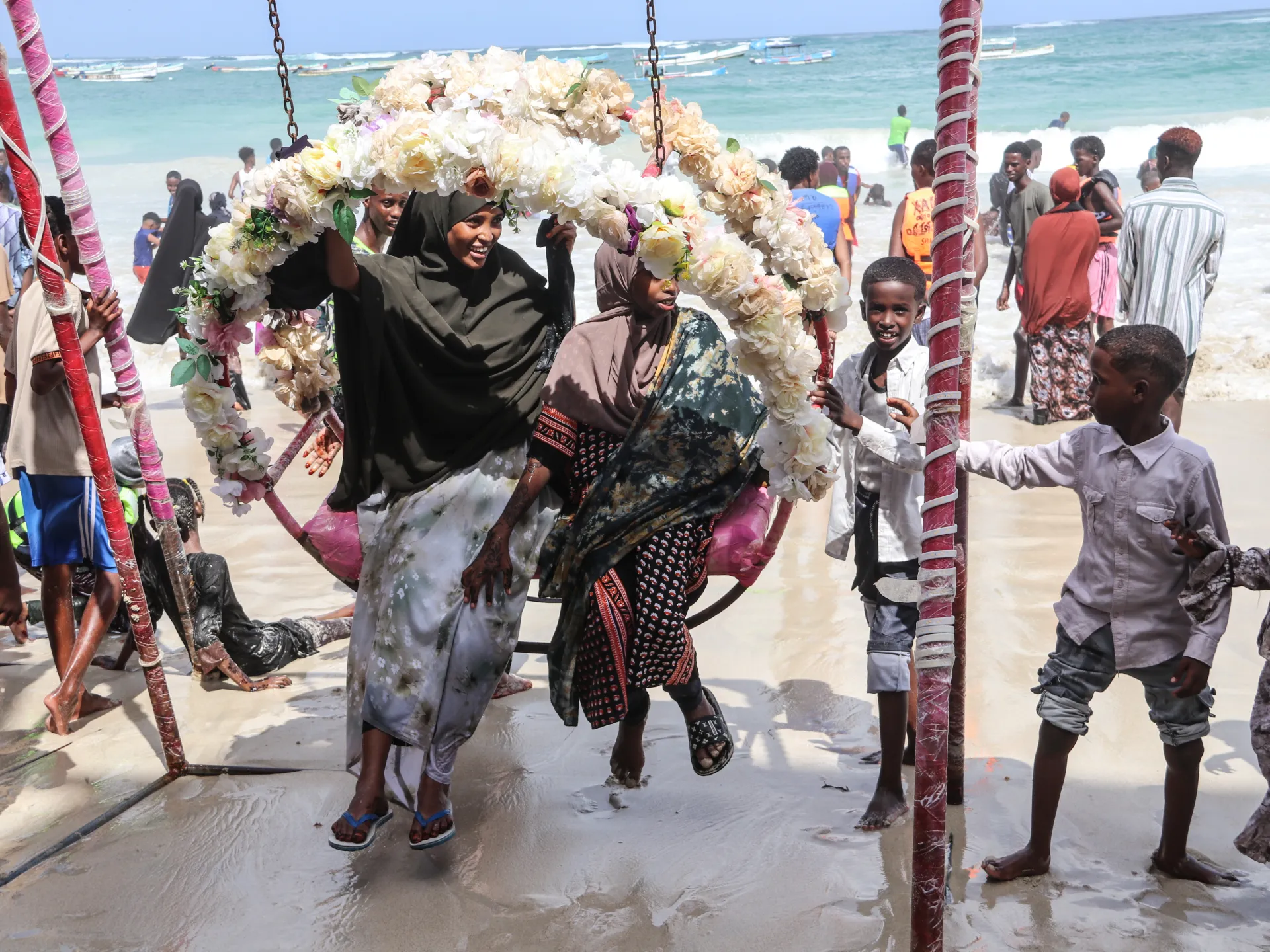 Mogadishu gathers for Eid with prayers, family meals and outings