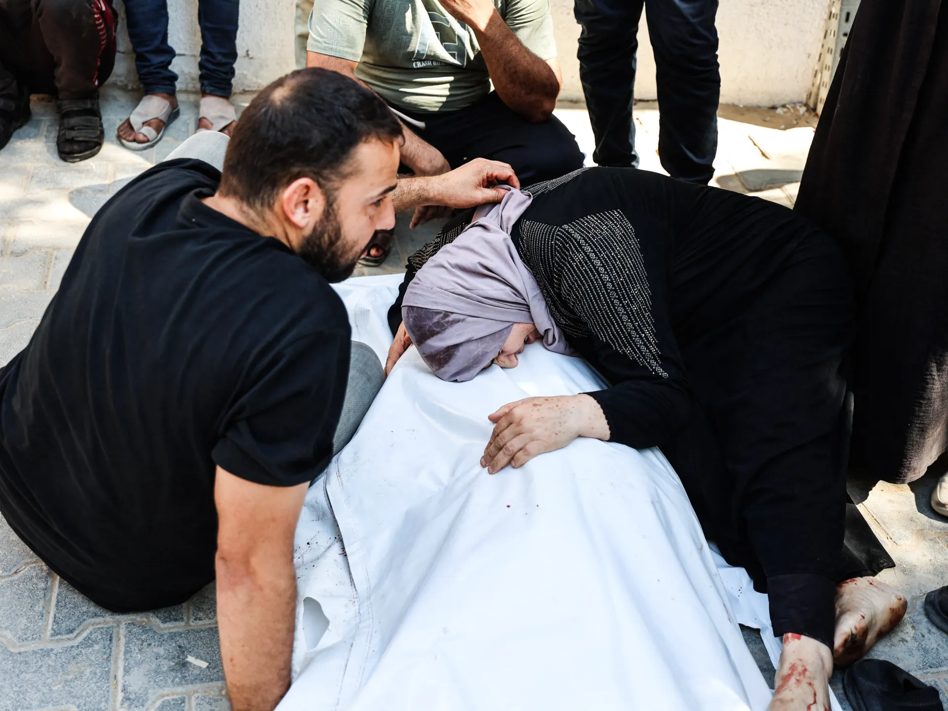 Israeli air strikes on Gaza kill at least five people: Report