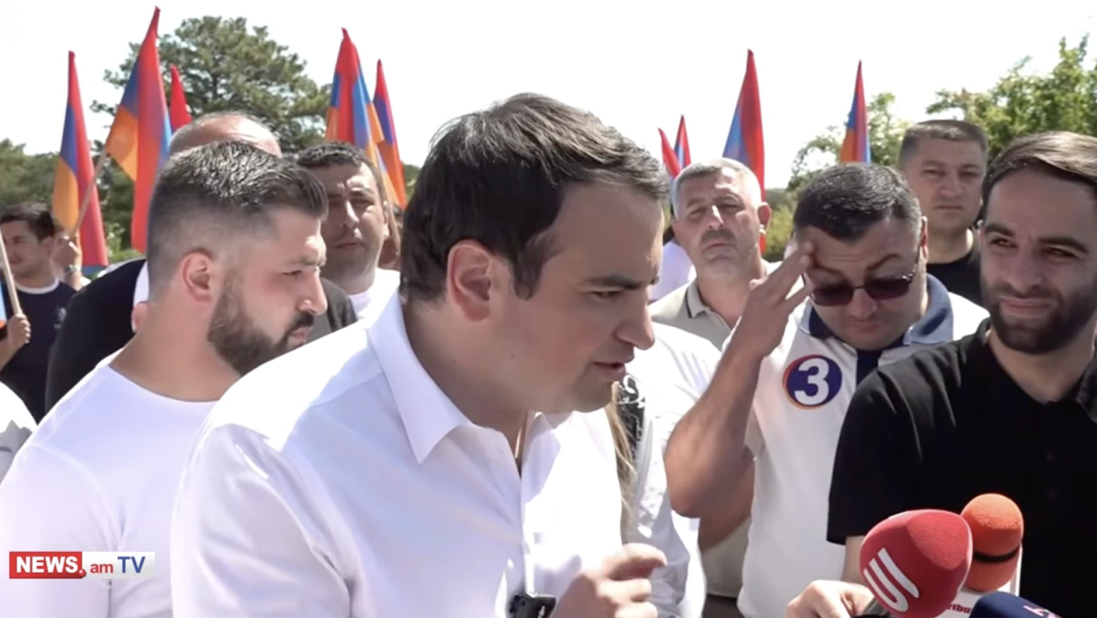 «Թող վերադառնան ու այստեղ ապրեն». Նարեկ Կարապետյանը հիշեցրել է ադրբեջանցիների «վերադարձի» վերաբերյալ իշխանությունների հայտարարությունների մասին