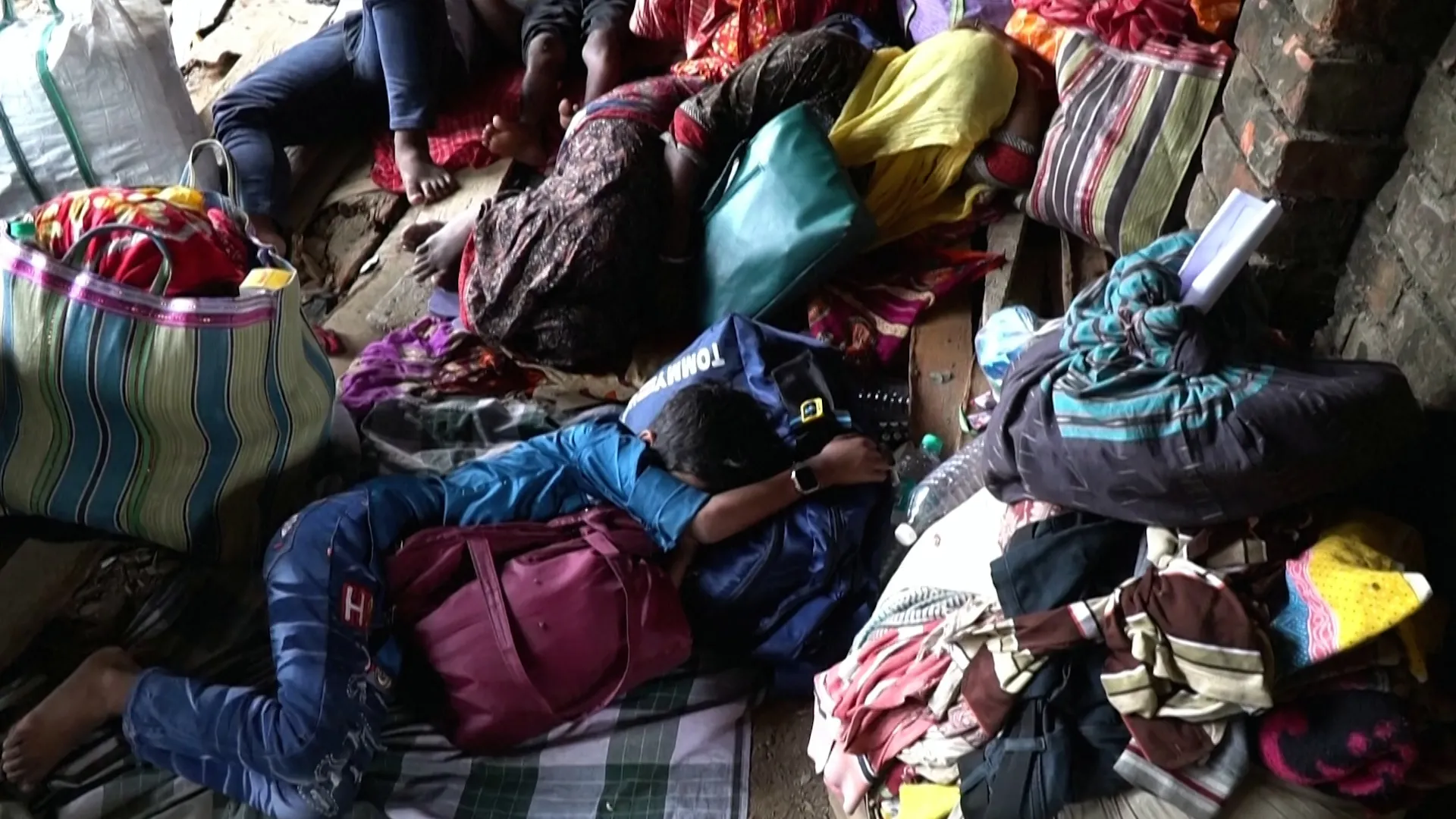 Hundreds flee India crackdown on undocumented migrants