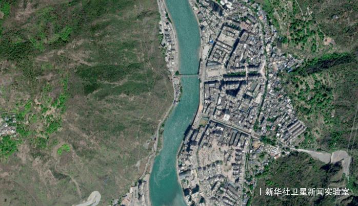 红军长征在川足迹——泸定桥的红绿交响