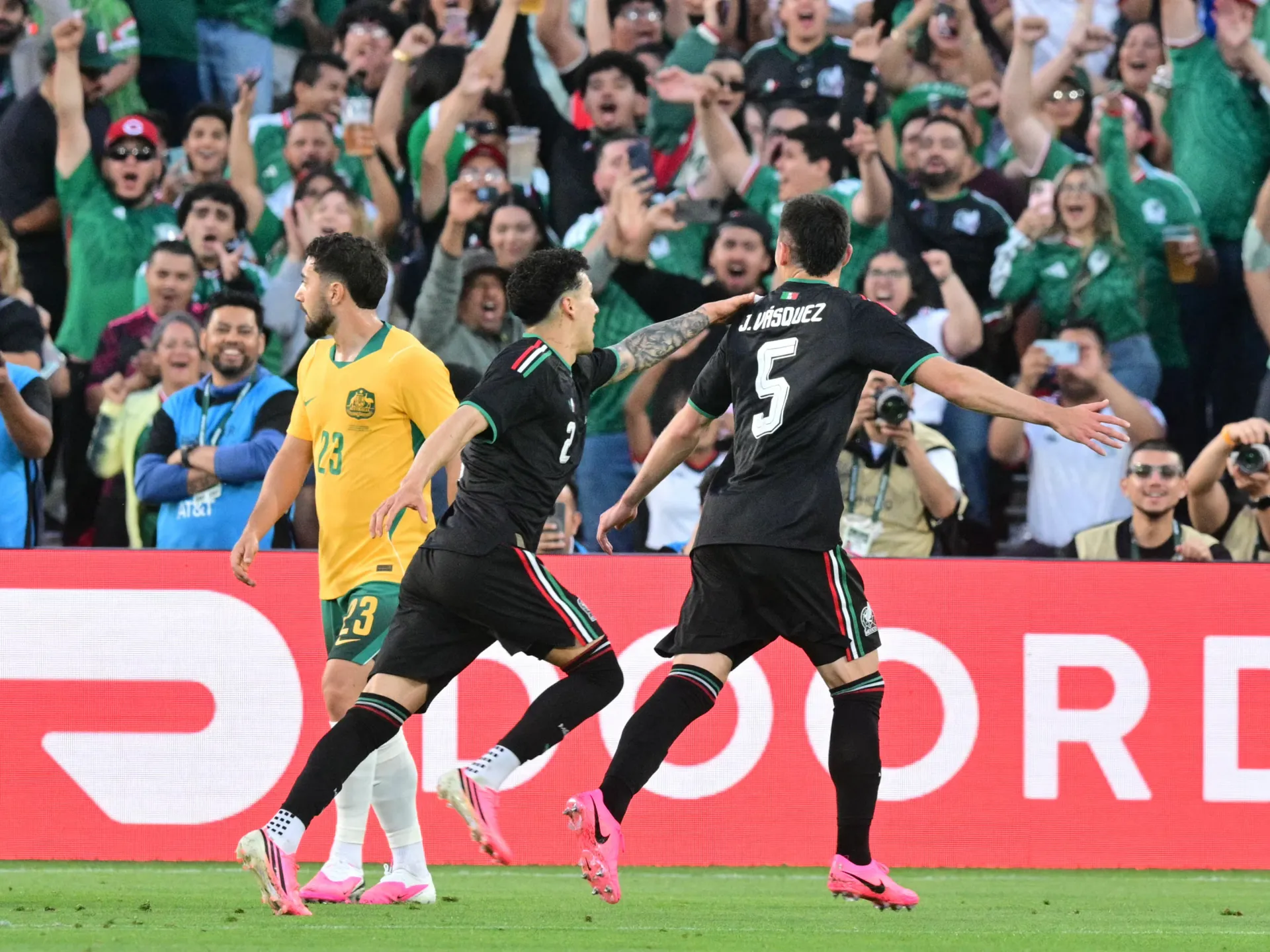 Mexico beat Australia 1-0 ahead of World Cup squad submission deadline