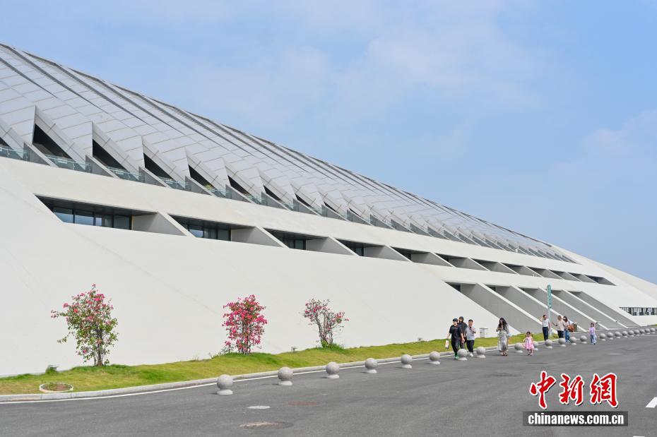 深中通道西人工岛将打造机器人服务智慧酒店