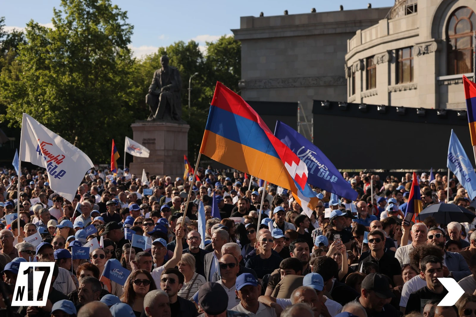 «Հայաստան» դաշինքի ներկայացուցիչներն ու կողմնակիցները երթ են անցկացնում Երևանի կենտրոնում
