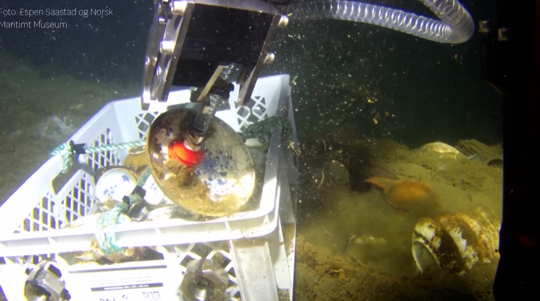Norway salvages 18th-century shipwreck, recovers porcelain and chandelier