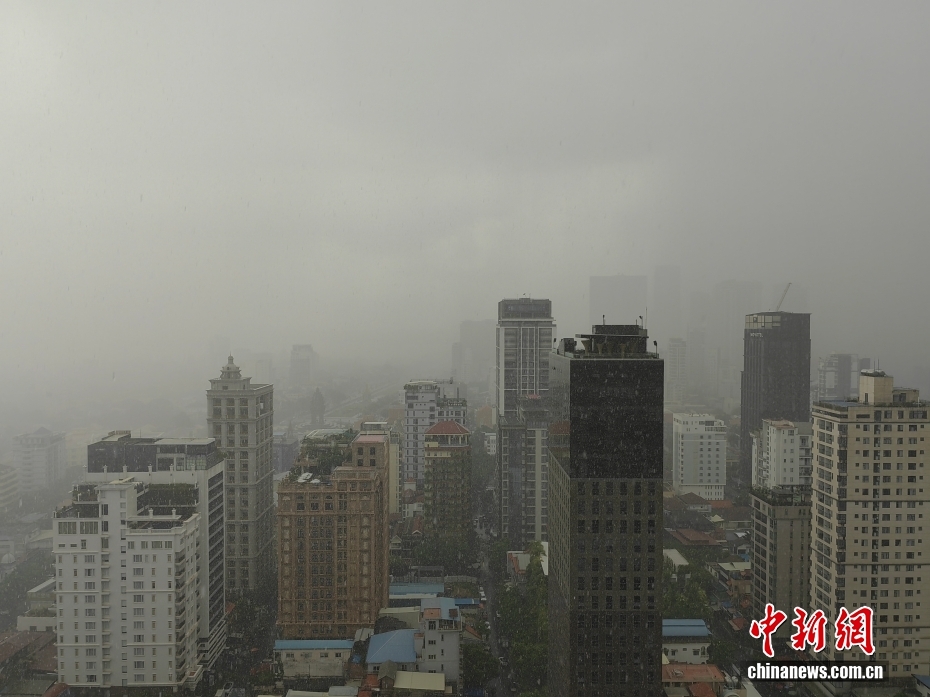 受台风影响柬埔寨迎来局部雷雨大风天气