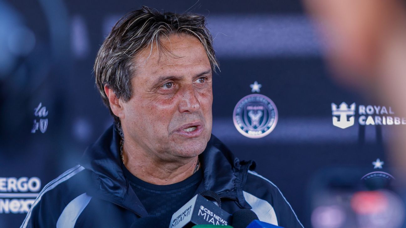 Sources: Hoyos to stay as Miami coach post-WC